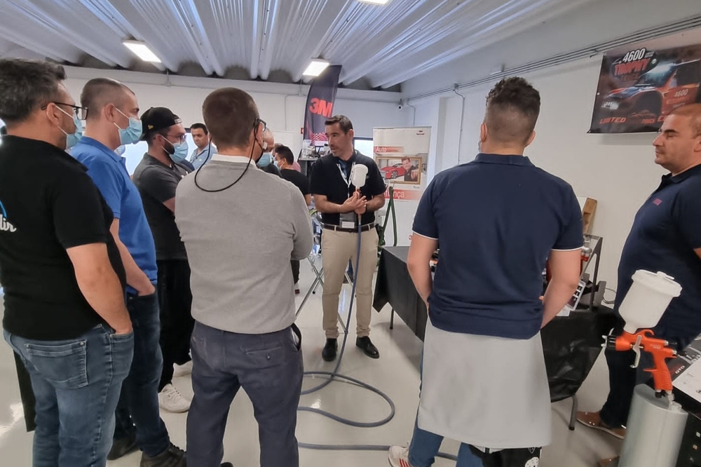 Potenciando al máximo el contacto con los profesionales