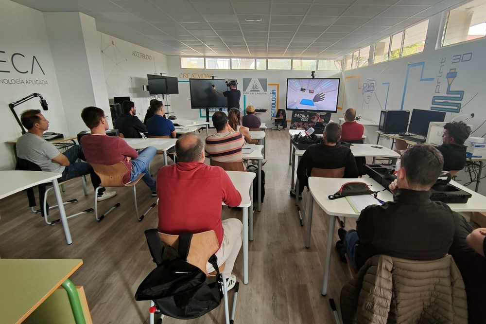 Las cabinas virtuales SagolaSPRAY™ impulsan la formación profesional en Canarias
